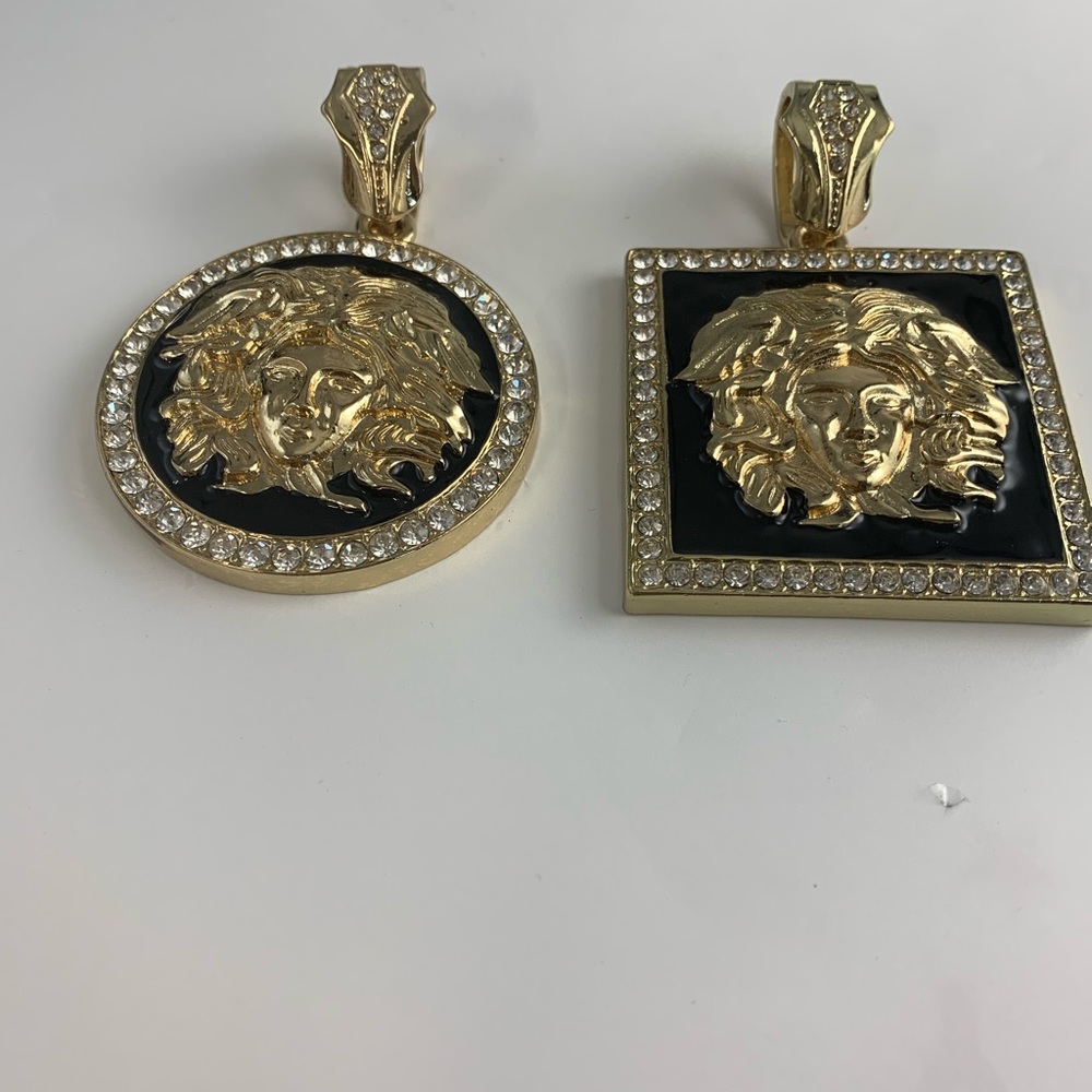 Man’s woman’s Nafisa charm pendant